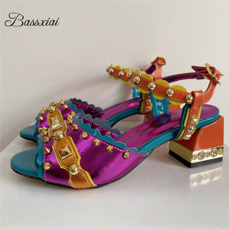 Luxury Rivet T-Strap Sandals W - Luxury Lifestyle Shoes incelemesi ve fiyatı