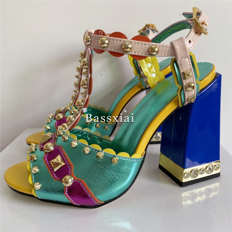 Luxury Rivet T-Strap Sandals W - Luxury Lifestyle Shoes incelemesi ve fiyatı