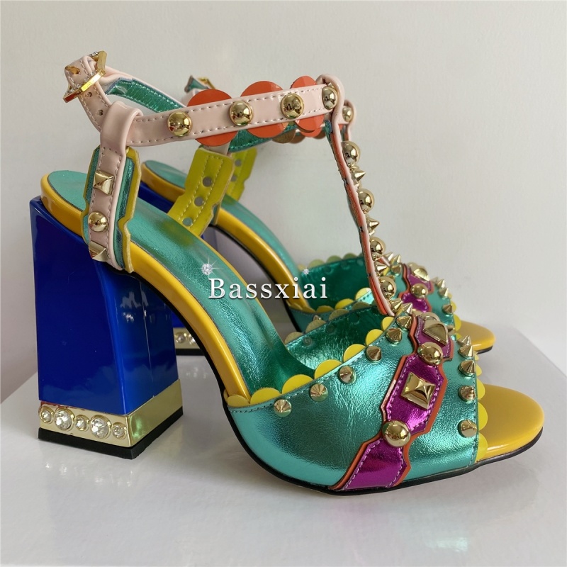 Luxury Rivet T-Strap Sandals W - Luxury Lifestyle Shoes incelemesi ve fiyatı
